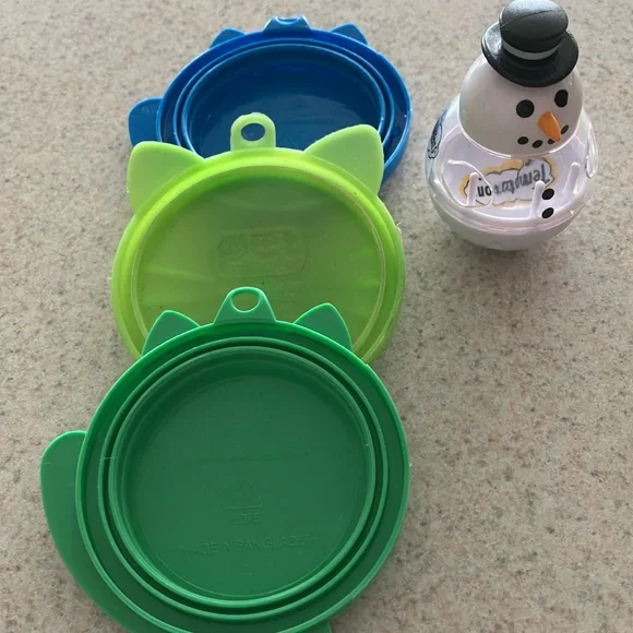 Cat Food Covers/Treat Dispenser - Picture 2 of 2